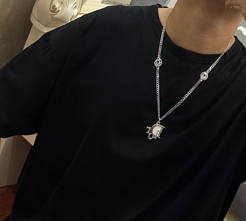 chr1st1an D10r necklaces